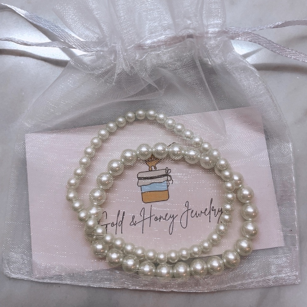 Pearl stackable bracelet from Gold and Honey jewelry - Picture 4 of 9